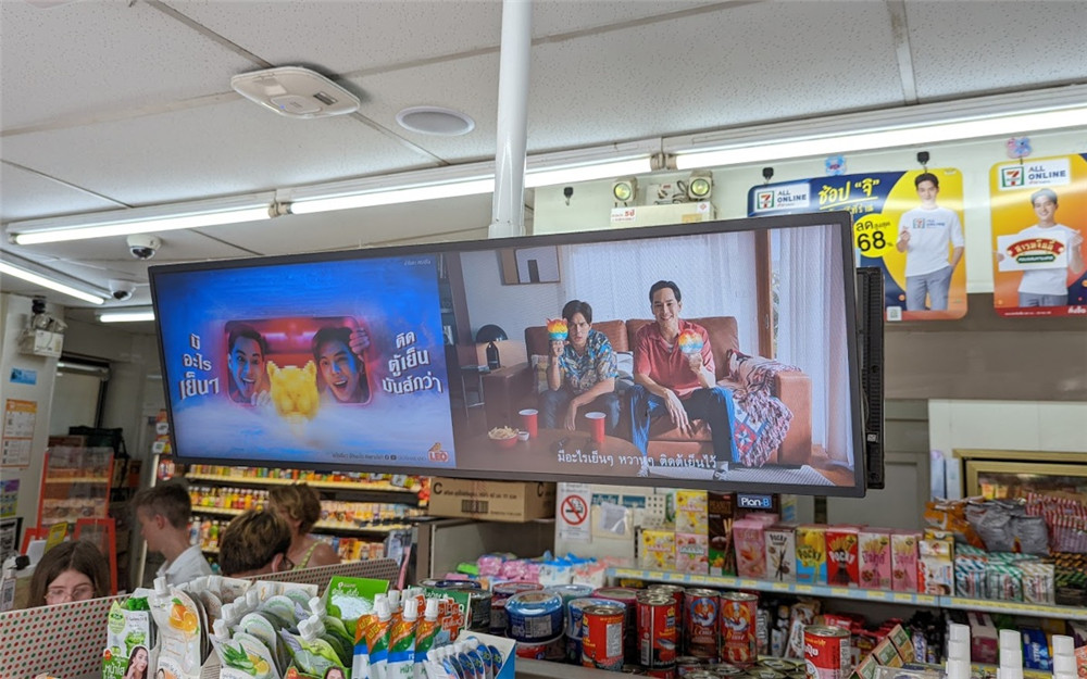 Digital Signage Solutions for 7-Eleven Convenience Stores in Thailand-01 (2)